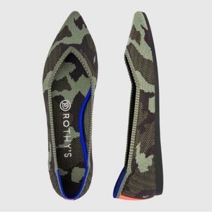 Rothys The Point in Olive Camo size 7.5 in excellent condition